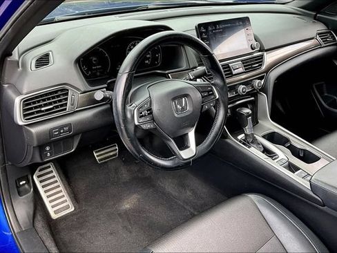 Used 2018 Honda Accord Sport image 16