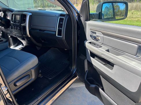 Used 2018 RAM 1500 Classic SLT image 22