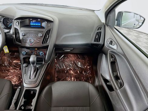 Used 2018 Ford Focus SE FWD image 21