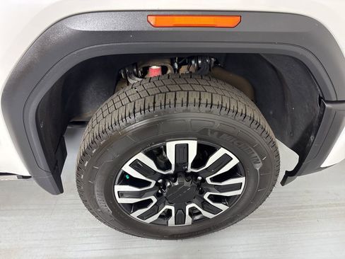 Used 2024 GMC Sierra 3500 Denali Ultimate image 17