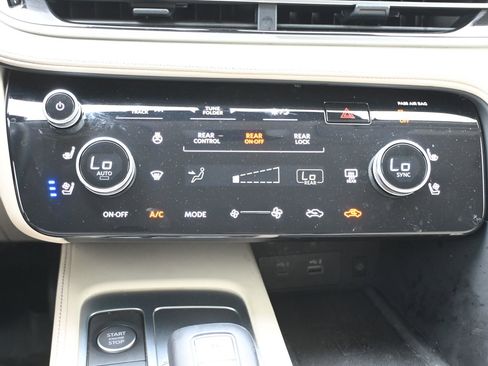 Used 2025 INFINITI QX60 Luxe w/ Vision Package FWD image 22