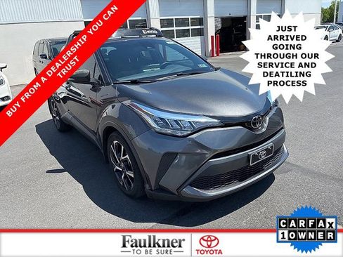 Used 2021 Toyota C-HR XLE FWD image 1