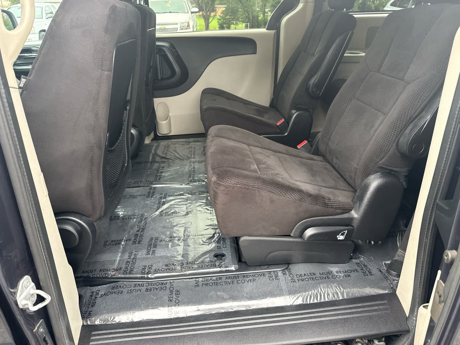 Used 2014 Dodge Grand Caravan SXT FWD image 13