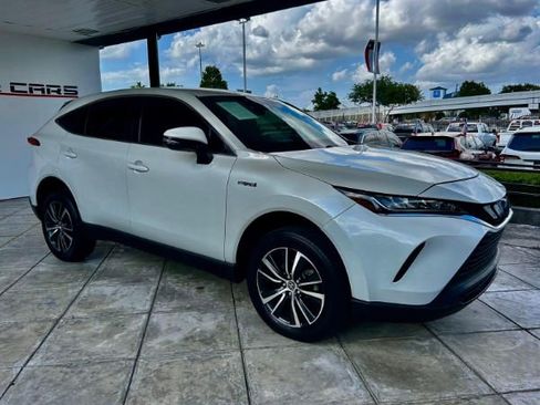 Used 2021 Toyota Venza LE image 5