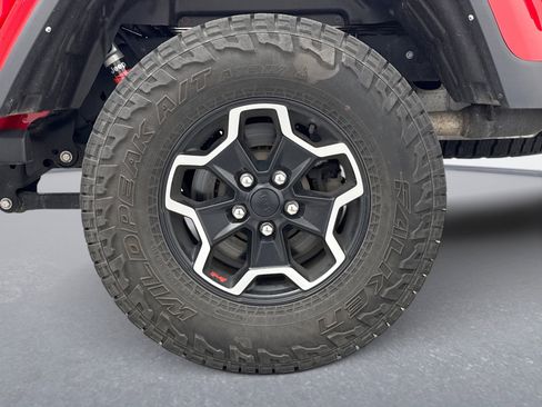 Used 2022 Jeep Gladiator Rubicon w/ LED Lighting Group AWD/4WD image 13