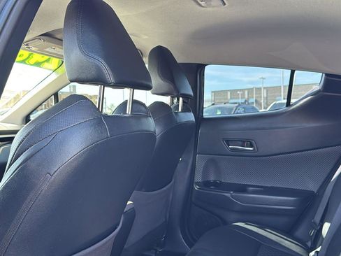 Used 2022 Toyota C-HR Limited image 27