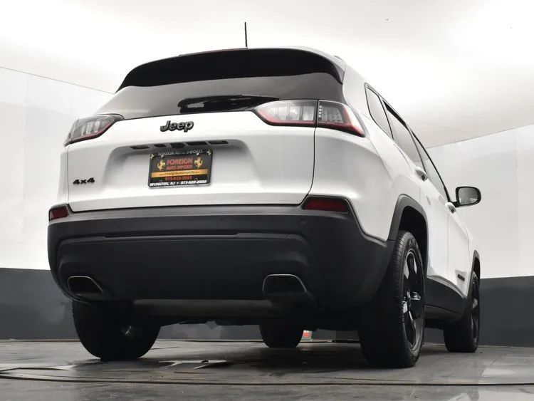 Used 2020 Jeep Cherokee Latitude Plus AWD/4WD image 13
