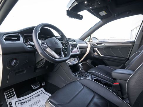 Used 2022 Volkswagen Tiguan SEL R-Line image 4
