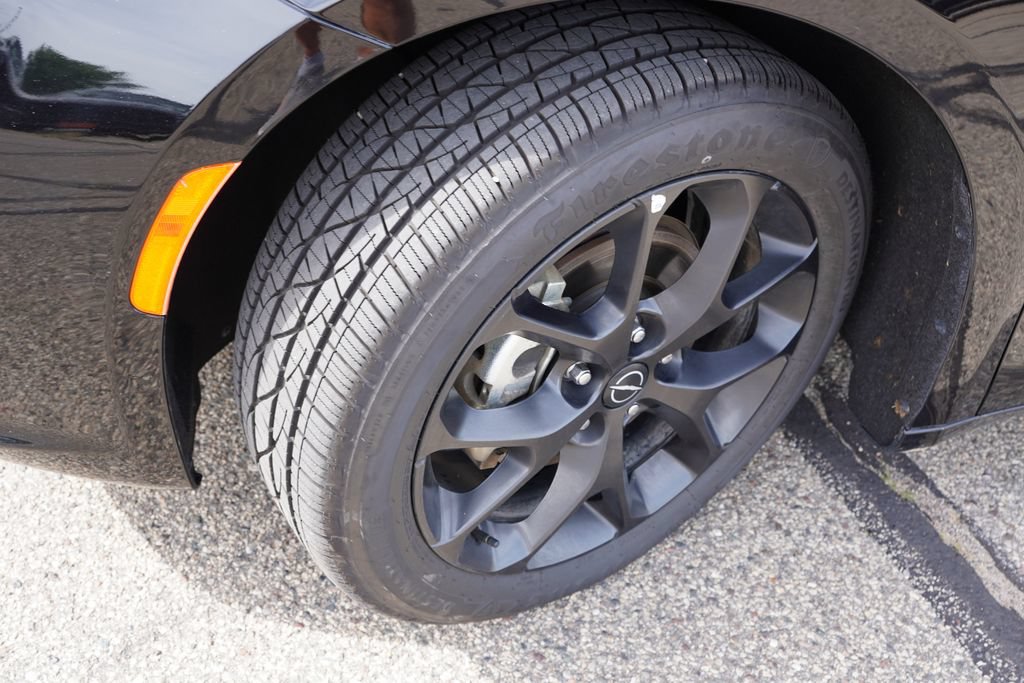 Used 2025 Chrysler Pacifica Limited FWD image 13