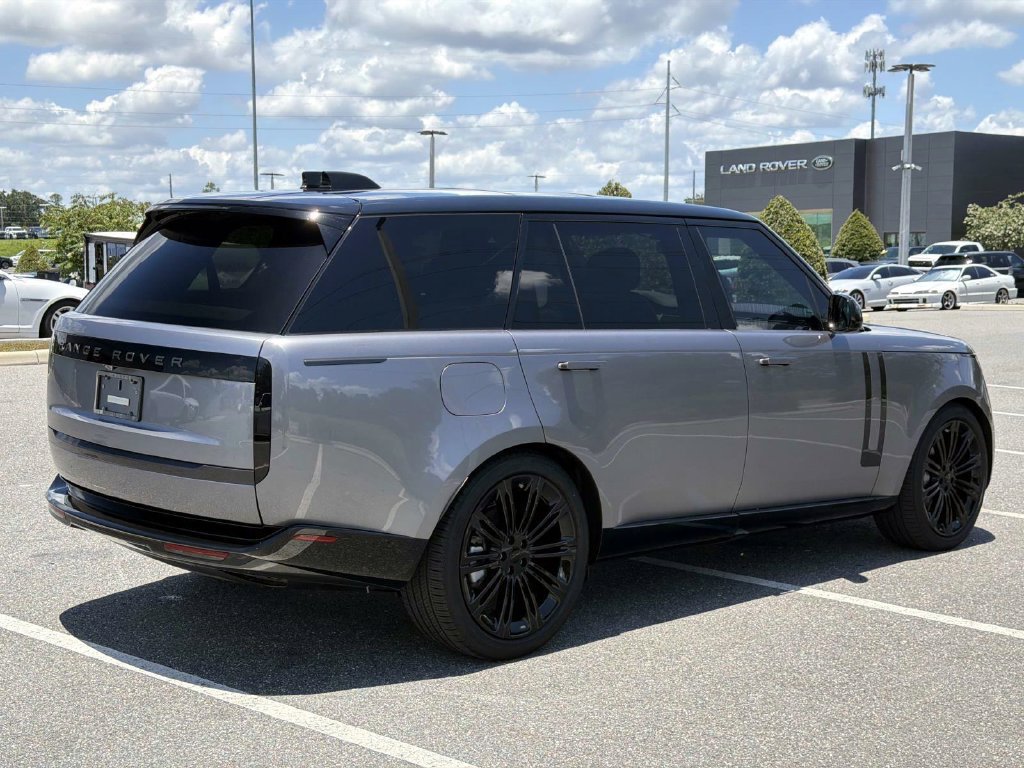 Used 2026 Land Rover Range Rover Long Wheelbase SE AWD/4WD image 5