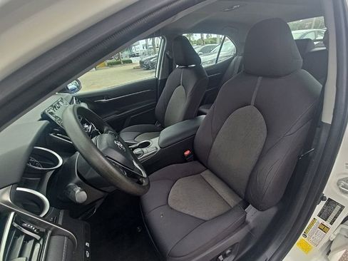 Used 2022 Toyota Camry LE FWD image 14