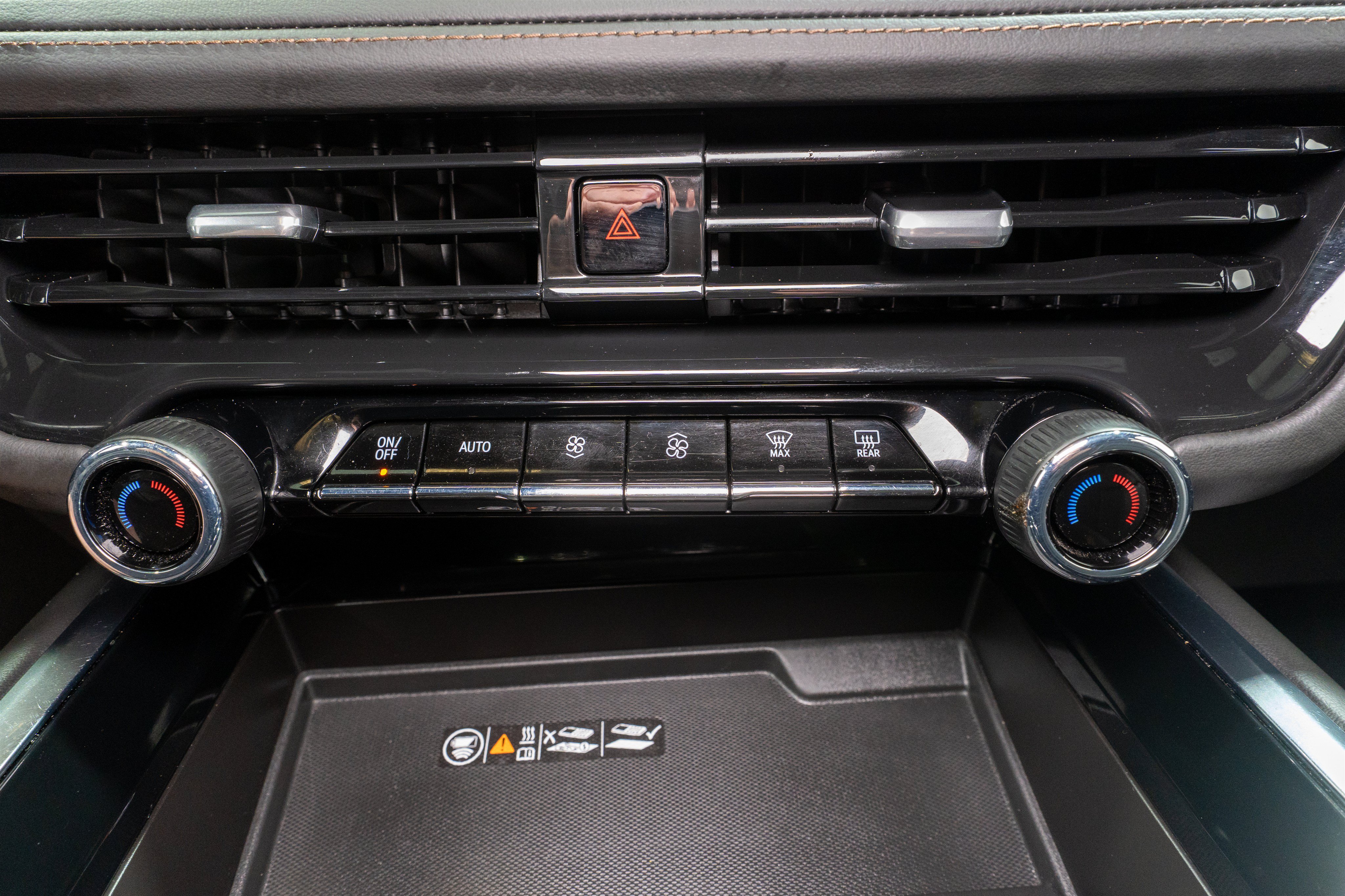 Used 2025 Chevrolet Tahoe High Country AWD/4WD image 25