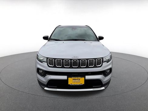 Used 2025 Jeep Compass Limited AWD/4WD image 4