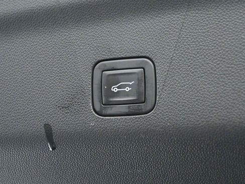 Used 2024 Chevrolet Tahoe High Country w/ Advanced Technology Package image 12