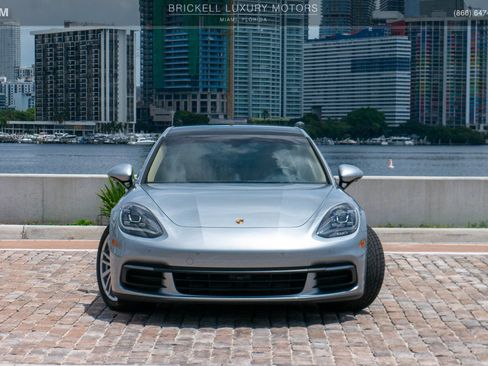 Used 2019 Porsche Panamera RWD image 2