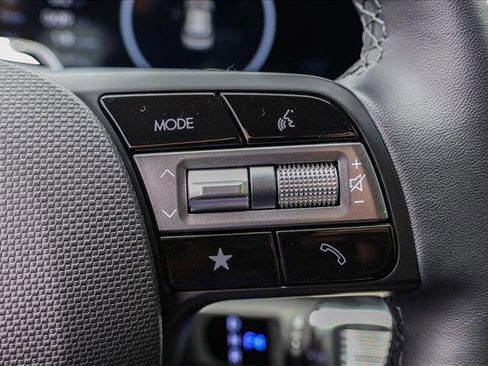 New 2025 Hyundai Ioniq 5 SE image 16