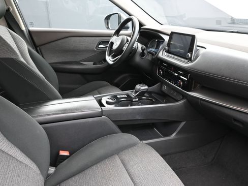 Used 2021 Nissan Rogue SV image 26