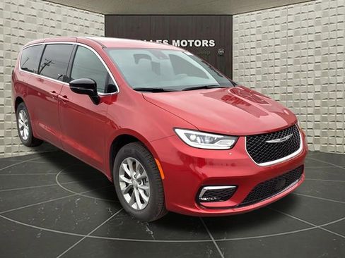 New 2026 Chrysler Pacifica Select image 2