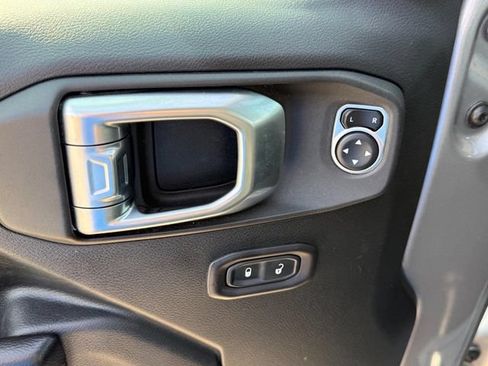 Used 2019 Jeep Wrangler Unlimited Sport S AWD/4WD image 23