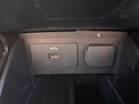 Used 2017 Ford Explorer 4WD w/ Class II Trailer Tow Package image 15
