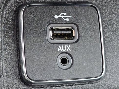 Used 2018 Jeep Compass Sport image 9