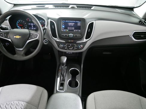 Used 2022 Chevrolet Equinox LS AWD/4WD image 10