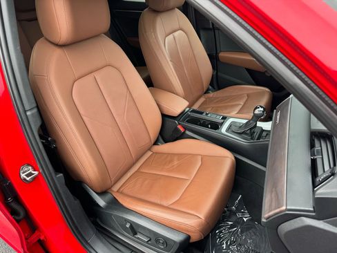 Used 2020 Audi Q3 2.0T Premium Plus w/ Premium Plus Package image 23