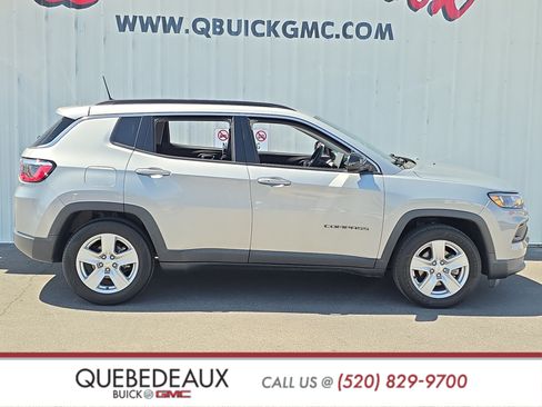 Used 2022 Jeep Compass Latitude FWD image 8