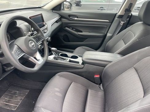 Used 2023 Nissan Altima 2.5 SV image 9