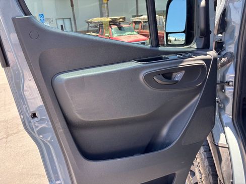 Used 2020 Mercedes-Benz Sprinter 2500 image 37