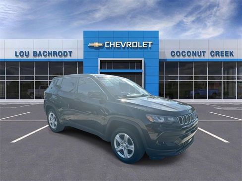 Used 2024 Jeep Compass Sport image 2