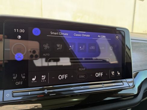 Used 2024 Volkswagen Atlas SEL image 12