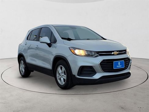 Used 2021 Chevrolet Trax LS w/ Tint and Cruise Package image 4