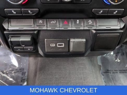 Used 2019 Chevrolet Silverado 1500 LT Trail Boss w/ Convenience Package AWD/4WD image 35