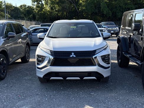 Used 2025 Mitsubishi Eclipse Cross AWD image 2