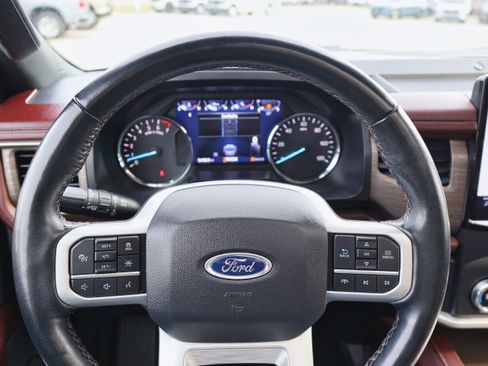 Used 2022 Ford Expedition Limited image 25