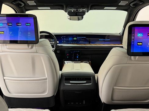 New 2025 Cadillac Escalade Sport Platinum w/ LPO, ONYX Package image 25