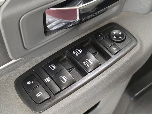 Used 2019 RAM 1500 Classic SLT AWD/4WD image 24