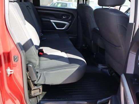 Used 2017 Nissan Titan SV AWD/4WD image 7
