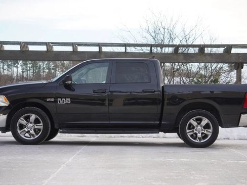 Used 2019 RAM 1500 Big Horn AWD/4WD image 2