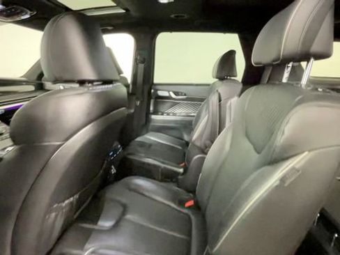 Used 2025 Hyundai Palisade Calligraphy FWD image 17