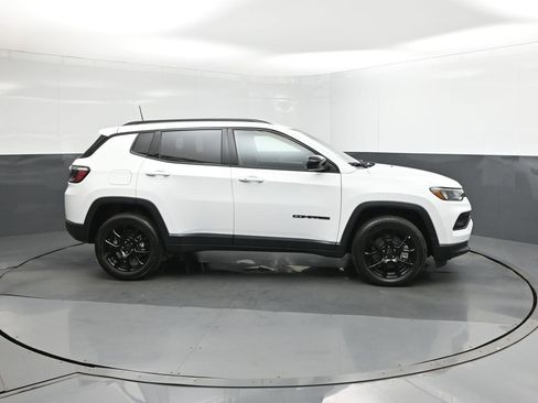 New 2026 Jeep Compass Latitude image 26