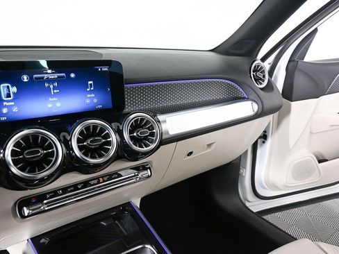 Certified 2025 Mercedes-Benz GLB 250 image 13