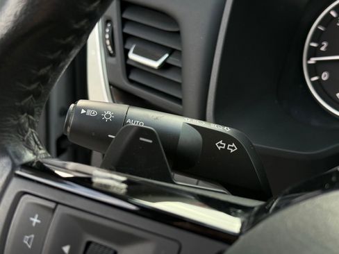 Used 2023 Nissan Rogue SV w/ SV Premium B Package image 54