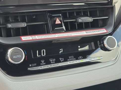 Used 2026 Toyota Corolla SE FWD image 16
