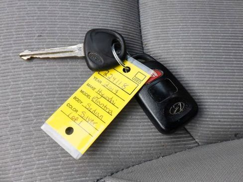 Used 2017 Hyundai Elantra SE image 5