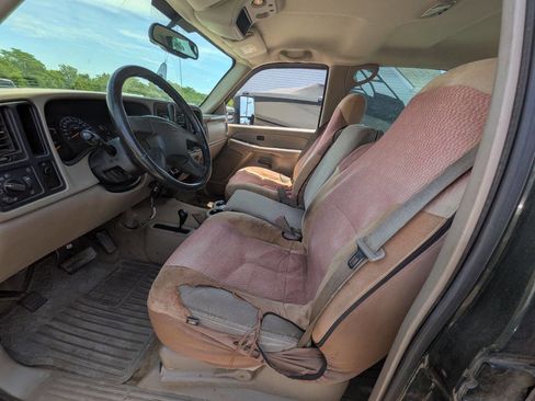 Used 2005 Chevrolet Silverado 3500 LS w/ Heavy-Duty Power Package AWD/4WD image 10
