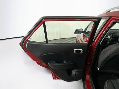 Used 2025 Hyundai Venue SEL FWD image 26