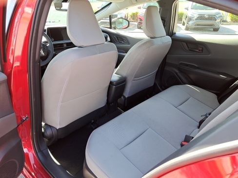 Used 2025 Toyota Prius LE image 18