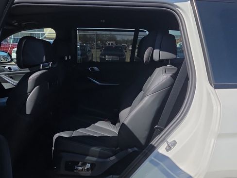 Used 2019 BMW X7 xDrive40i w/ Premium Package AWD/4WD image 4